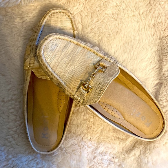 •Like new womens 41 Kozi loafers - Picture 4 of 4